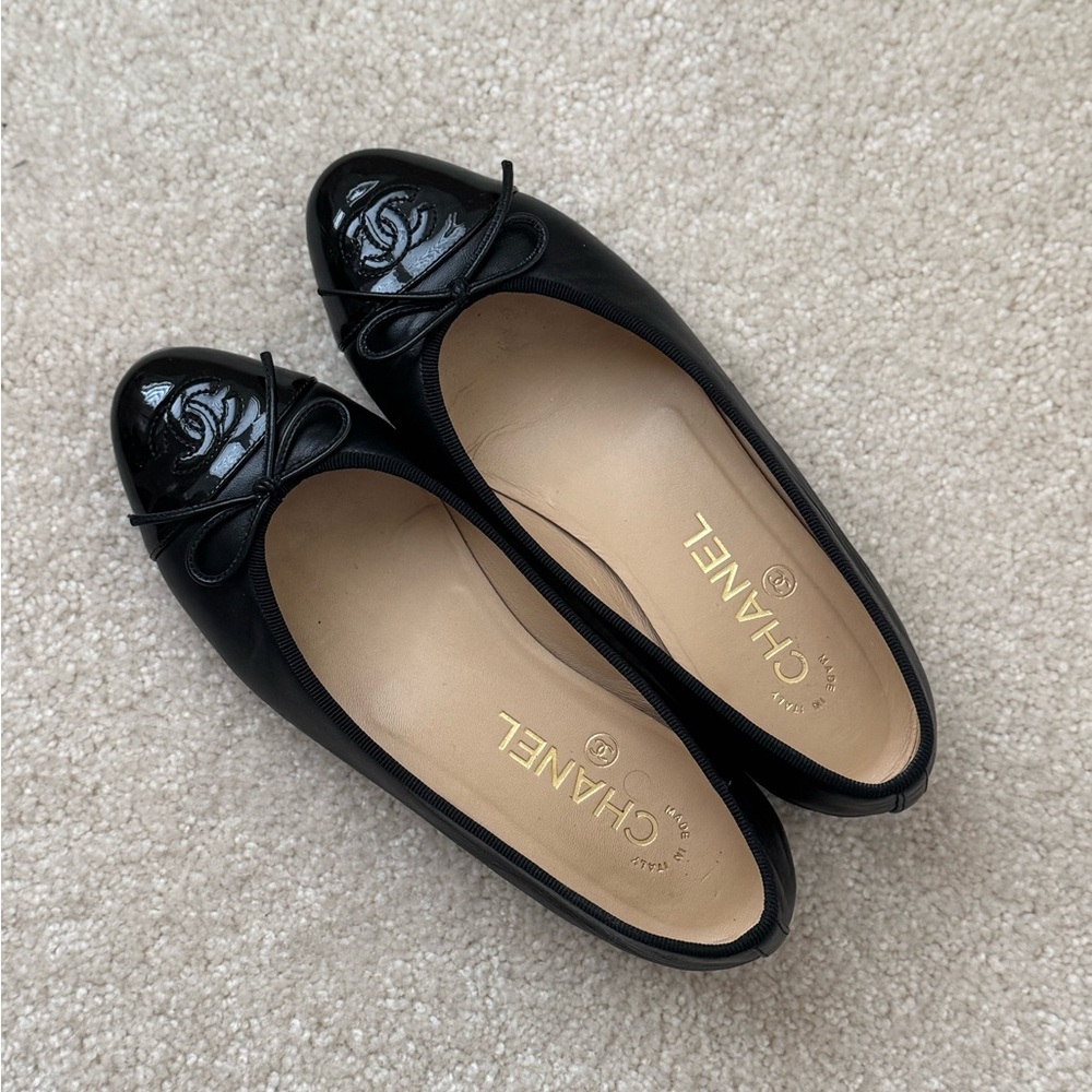 CHANEL Black Patent Toe Ballet Flats